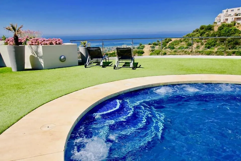 Luxury 2 Bed/2 Bath Sea And Mountain View Marbella Resort Apartment