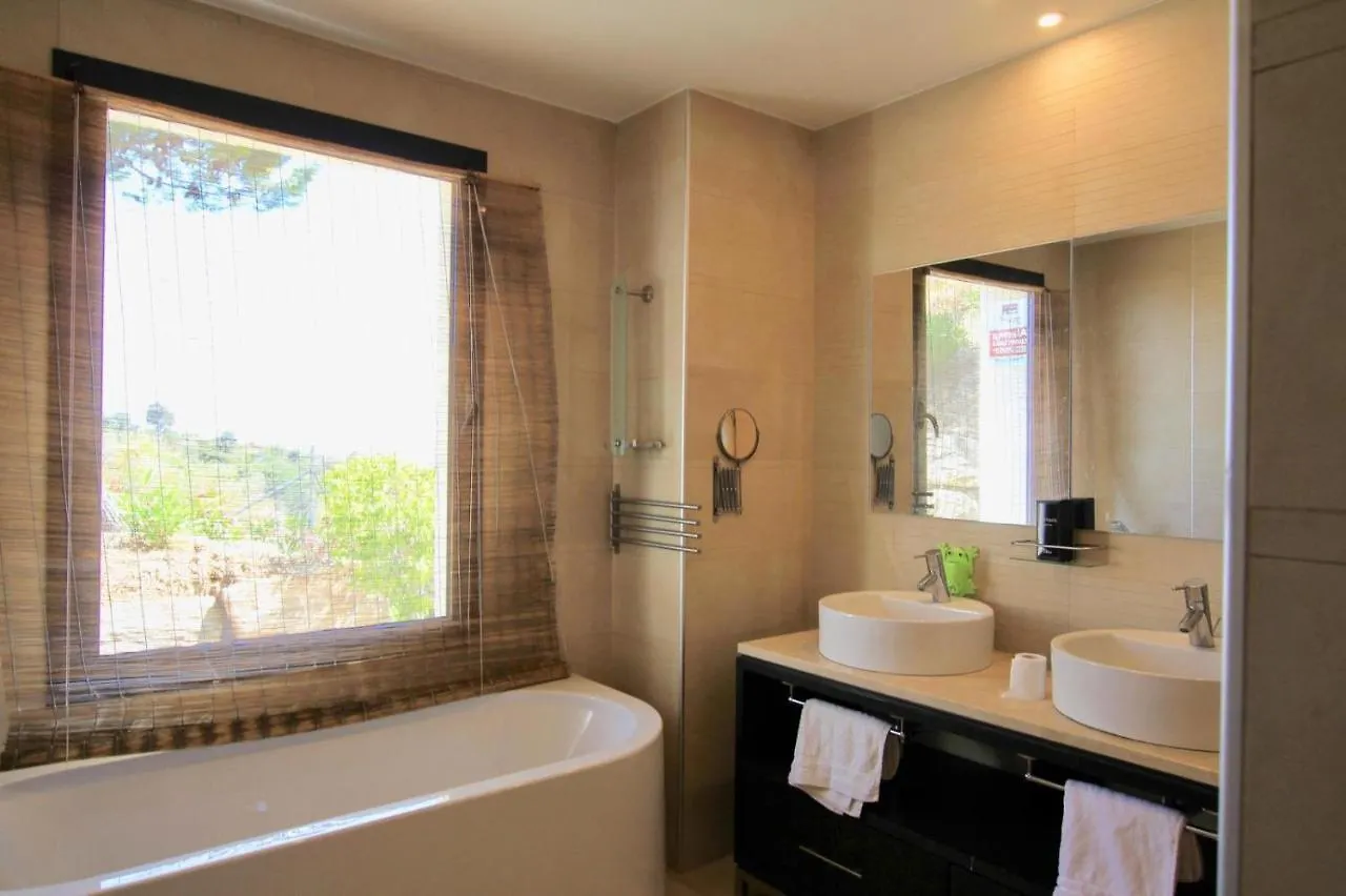 Luxury 2 Bed/2 Bath Sea And Mountain View Marbella Resort Apartment