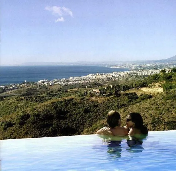 Luxury 2 Bed/2 Bath Sea And Mountain View Marbella Resort Apartment